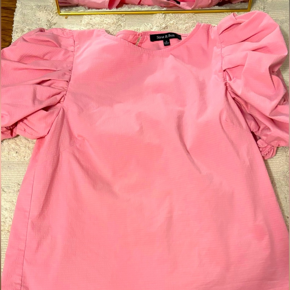 boutique top: pink puff sleeve top